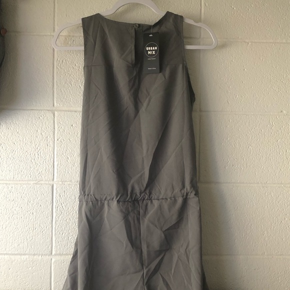 Olive green utility romper - Picture 2 of 2